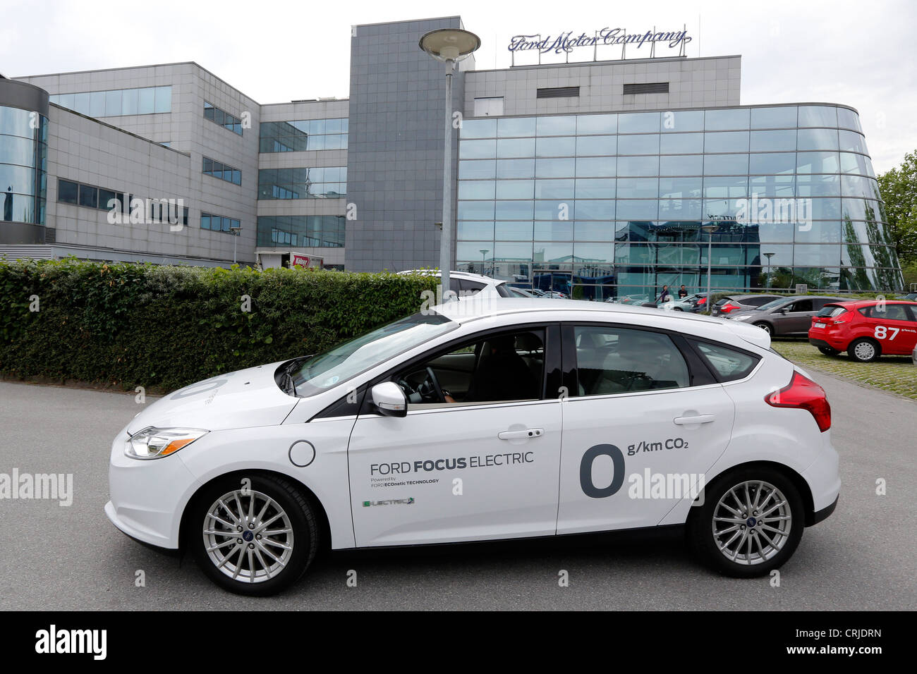 Ford Motor Company, Ford y de investigación del Centro de Ingeniería Avanzada en Aquisgrán (Alemania). En frente del Ford Focus coche eléctrico Foto de stock