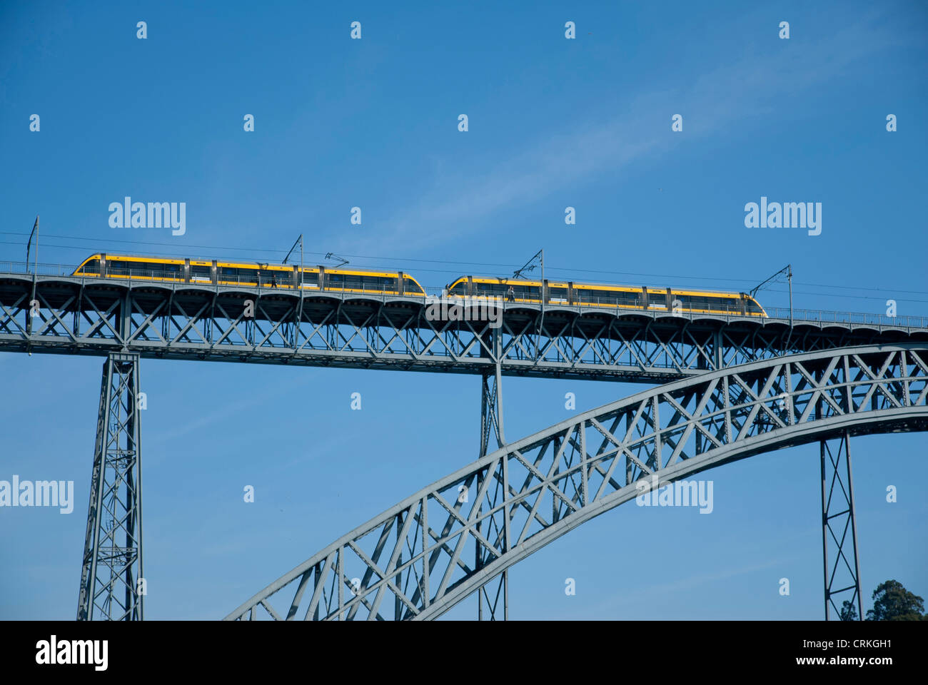 El Puente Dom Luis sobre el río Duero, Oporto, Portugal Foto de stock