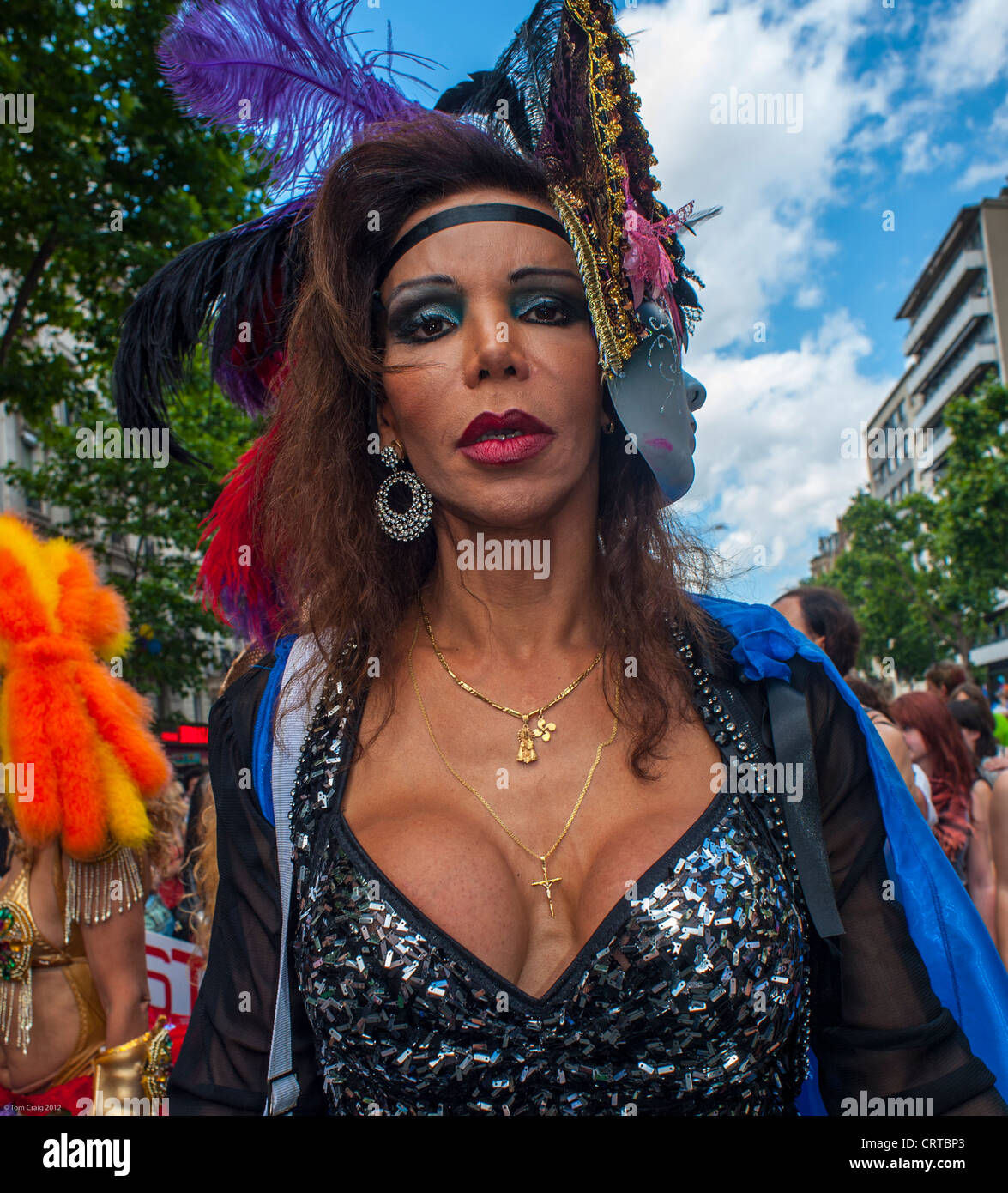 París, Francia, Retrato, Mujer transgénero en vestido sexy, Trabajadora  Sexual en Gay Pride (LGBT) mujeres migrantes trans, marcha del orgullo por  los derechos trans Fotografía de stock - Alamy