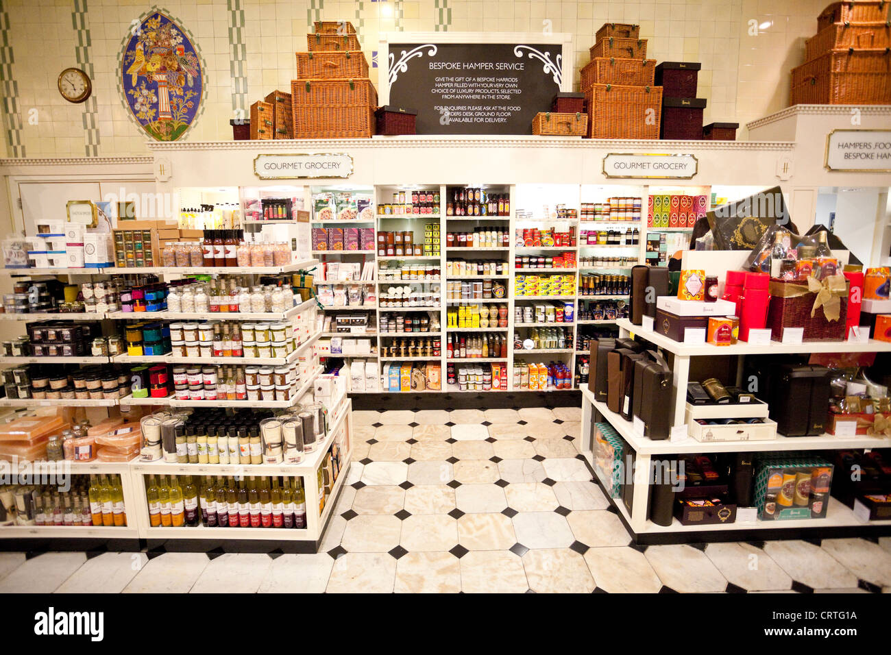 Productos Gourmet en The Food Hall de Harrods, Londres, Inglaterra, Reino  Unido Fotografía de stock - Alamy