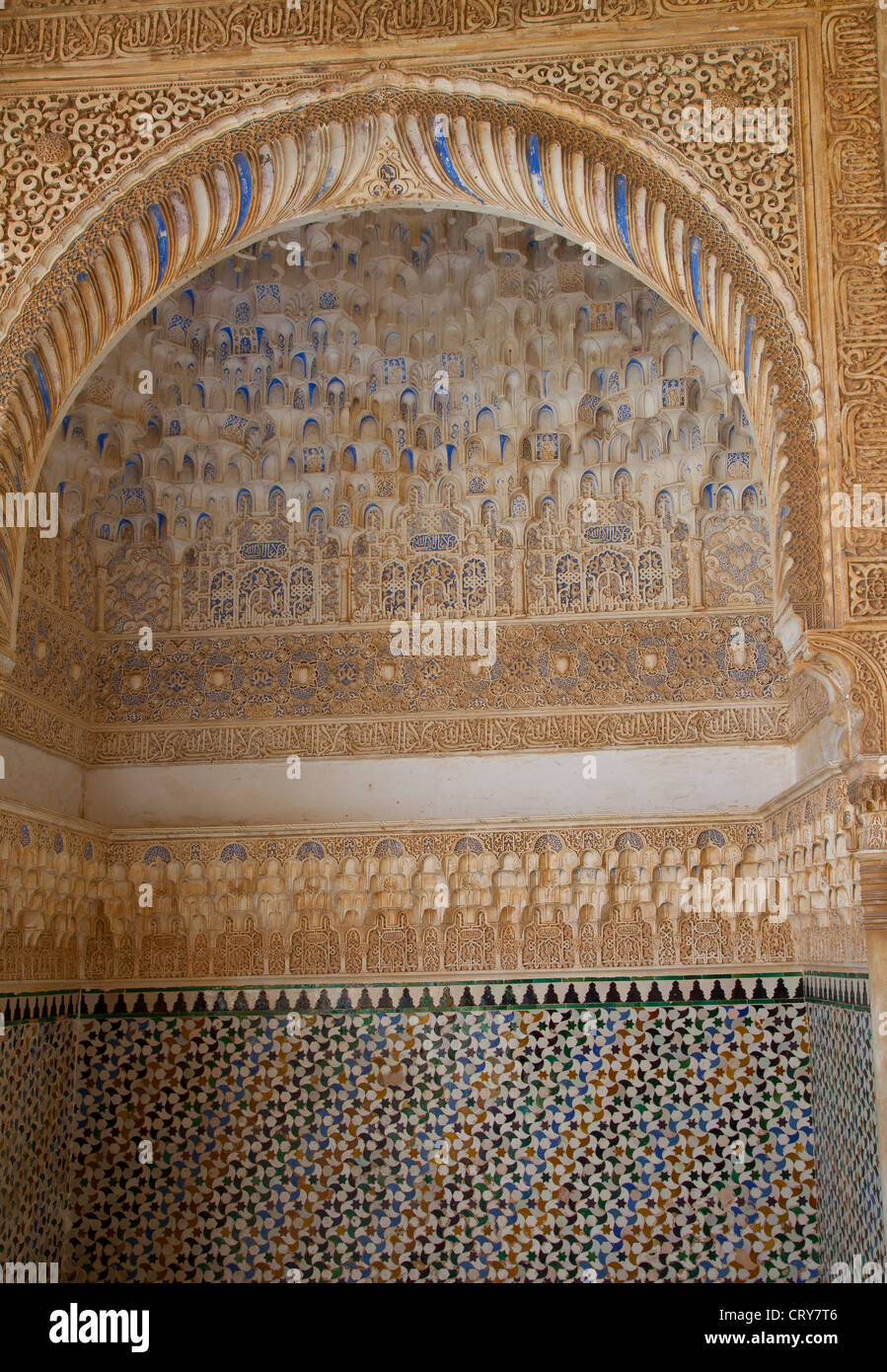 Techo de estuco, Nazrid, el palacio, la Alhambra. Foto de stock