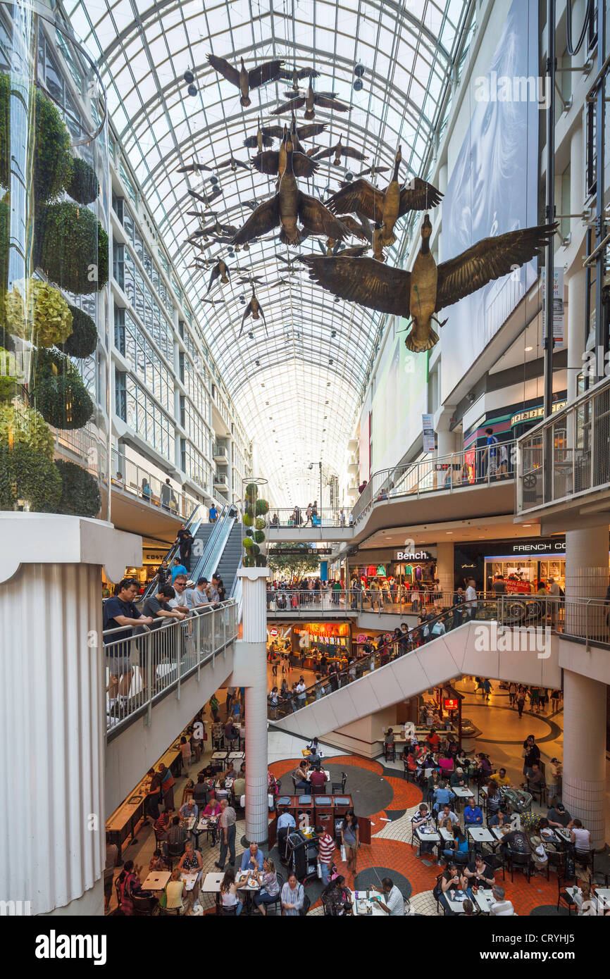 El Eaton Centre Mall, Toronto Foto de stock