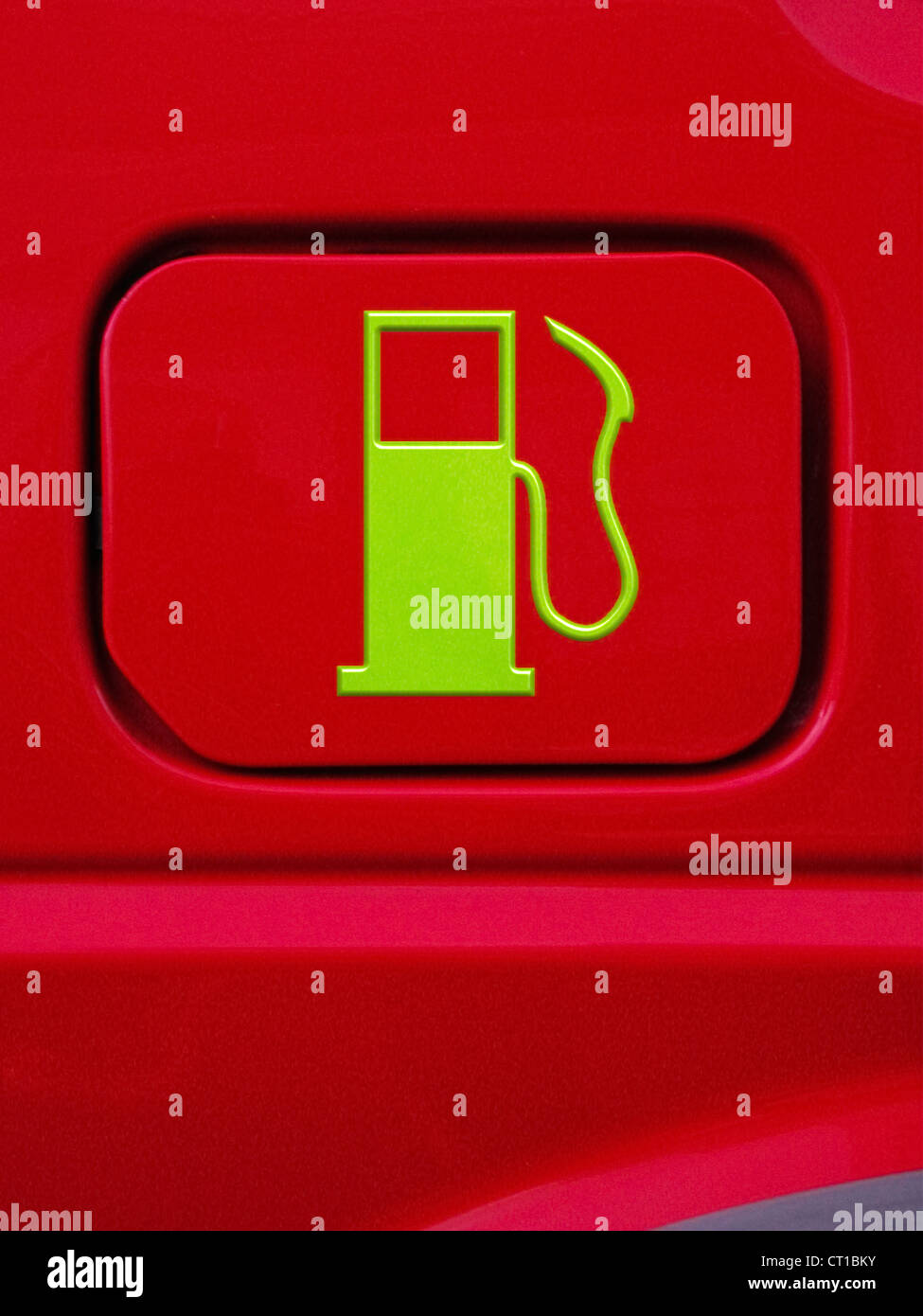 Símbolo de un surtidor de combustible en un tapón de combustible Foto de stock