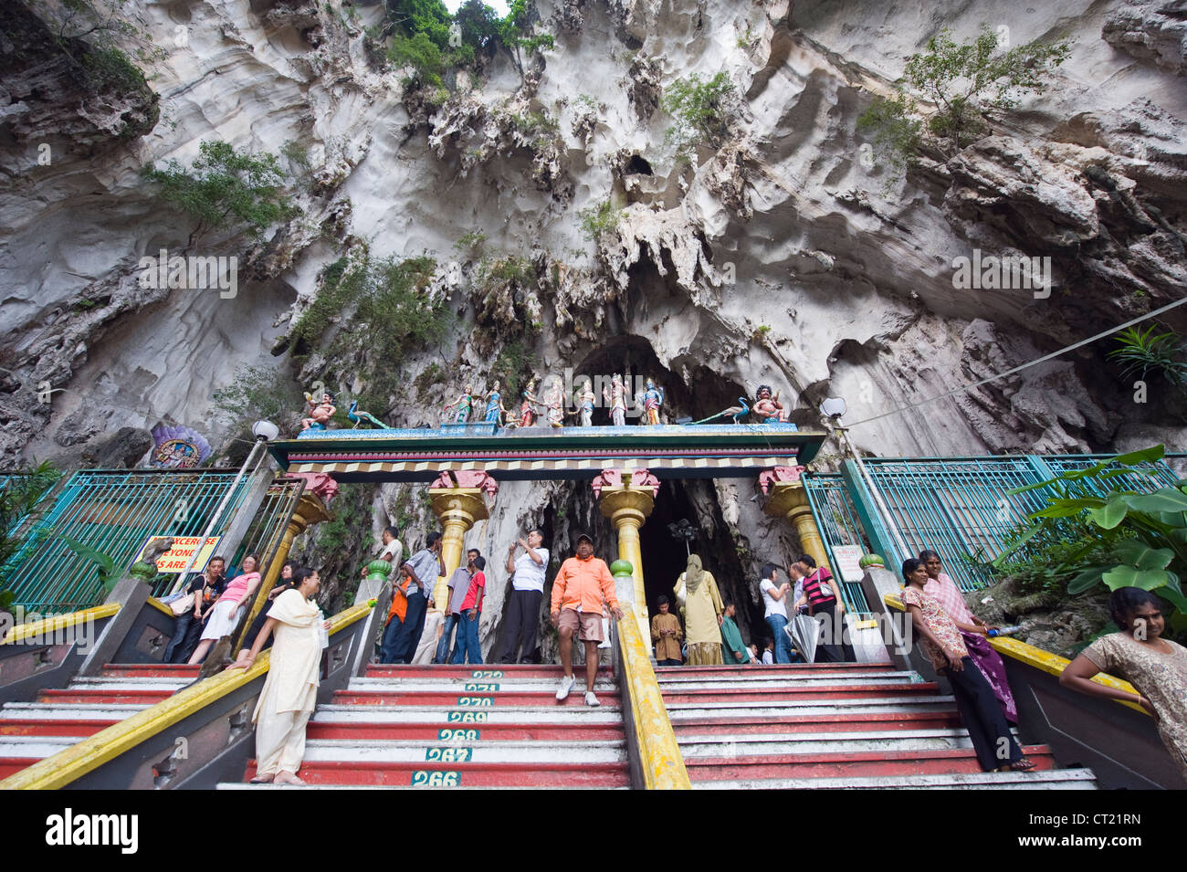 Templo De La Cueva Hindú Fotografías E Imágenes De Alta Resolución Alamy