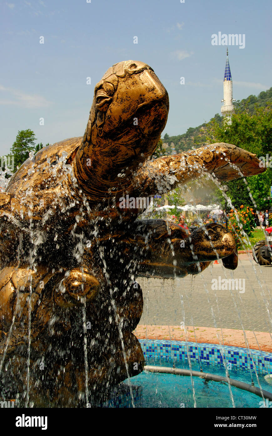 Tortuga boba estatua en el centro de la ciudad de Dalyan, Turquía. Foto de stock