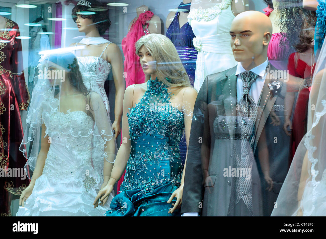 Turquía, Estambul, vestidos Tienda ficticia, vistiendo Fotografía de stock  - Alamy