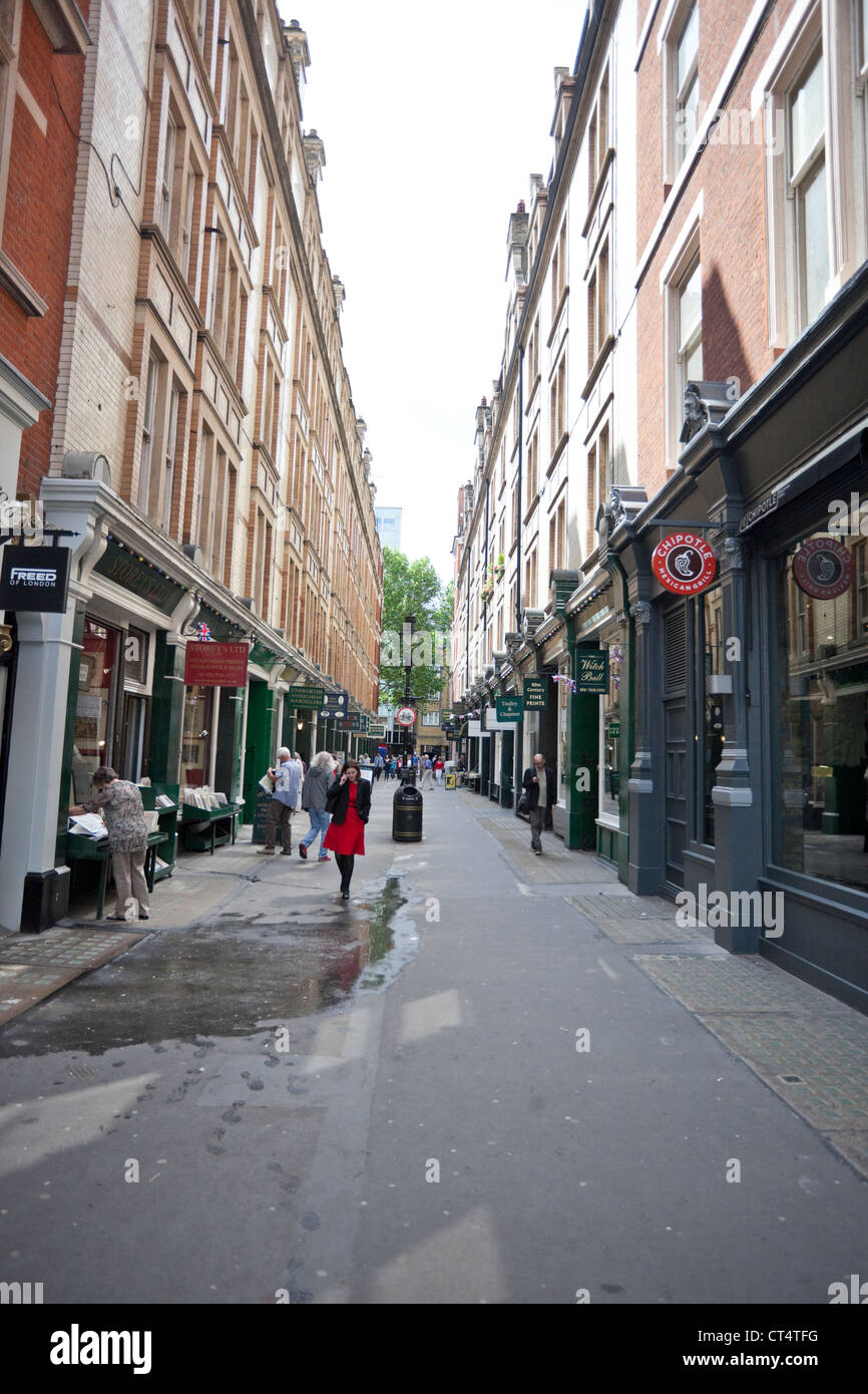 Calle peatonal Cecil Court, Londres, WC2, Inglaterra, Reino Unido. Foto de stock