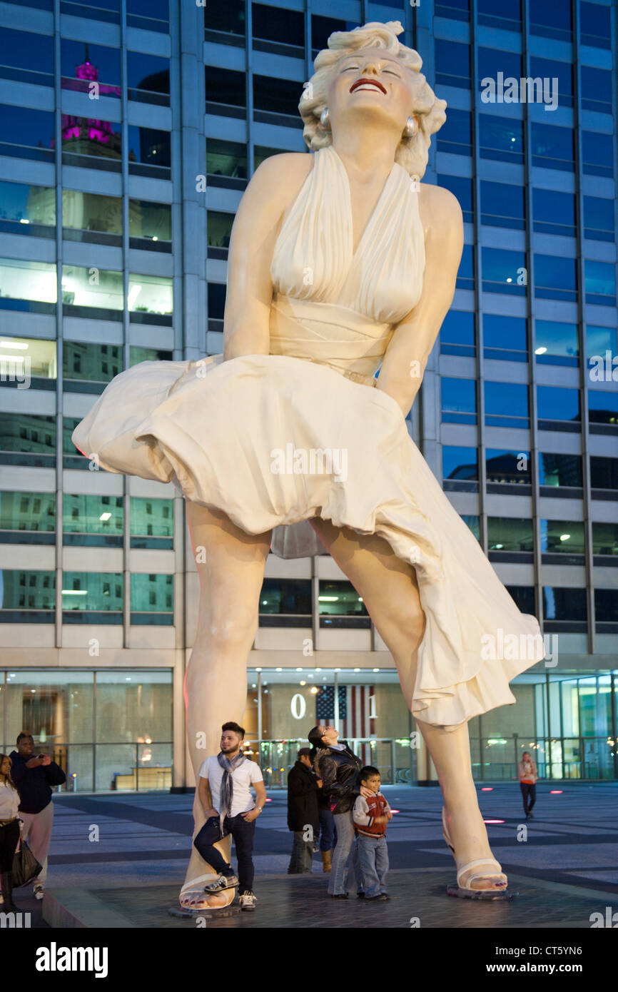Estatua gigante de Marilyn Monroe en Chicago, Illinois, EE.UU. Foto de stock