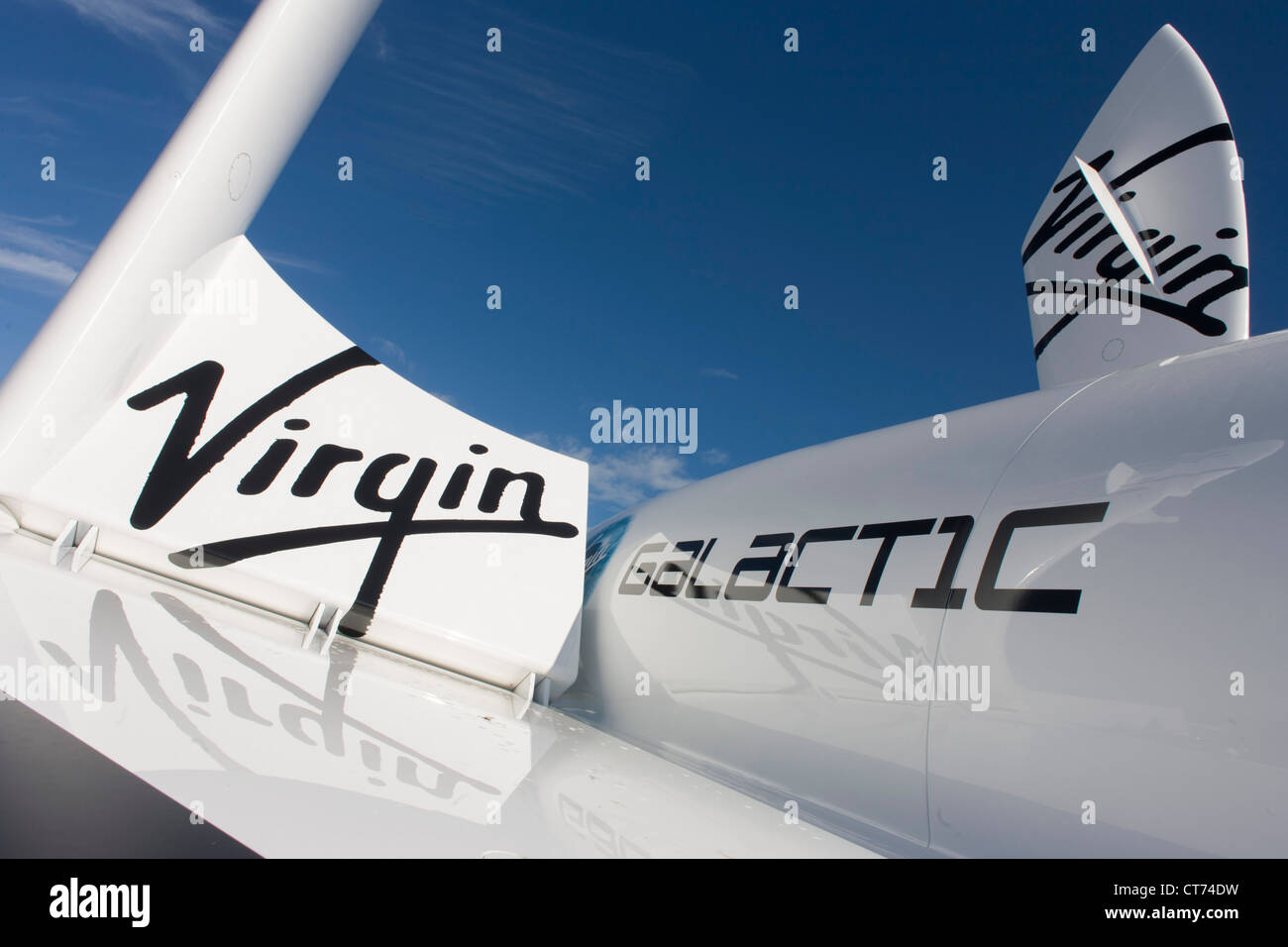Modelo de turismo espacial de Virgin Galactic, vehículo SpaceShipTwo (SS2) en el Salón Aeronáutico de Farnborough. Foto de stock
