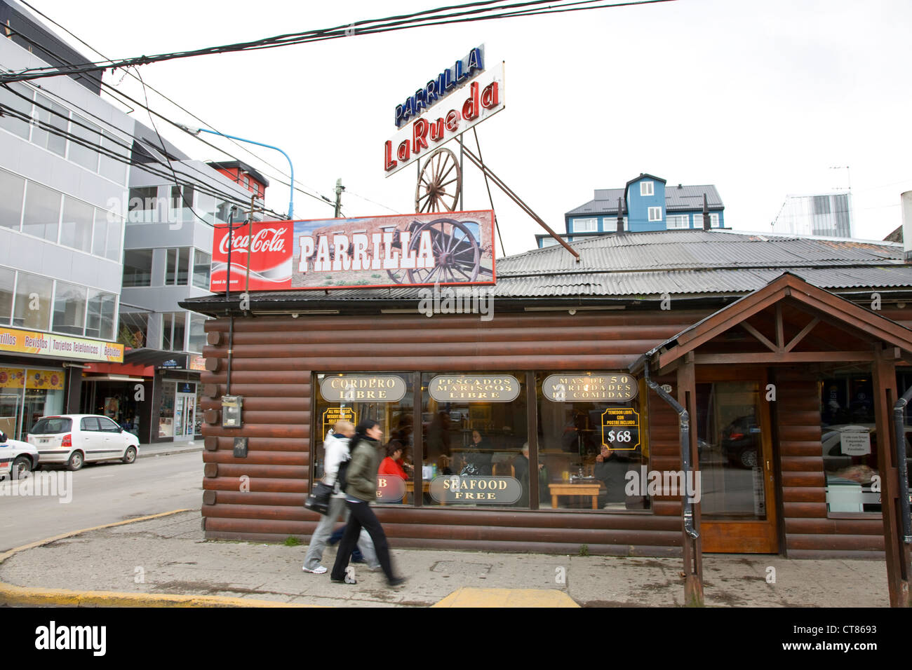 La rueda un típico restaurante parrilla Fotografía de stock - Alamy