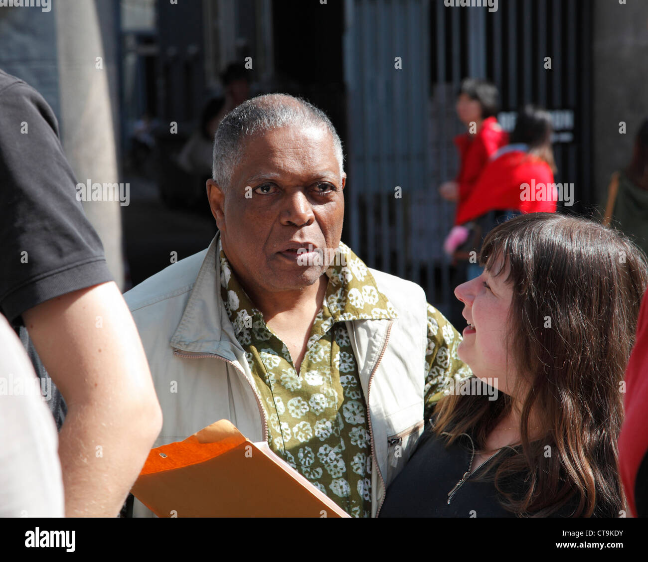 El baterista de jazz americano, Billy Hart, antes de Vincentz, Hart y Brown's concierto de jazz en Vandkunsten En Copenhague, Dinamarca Foto de stock