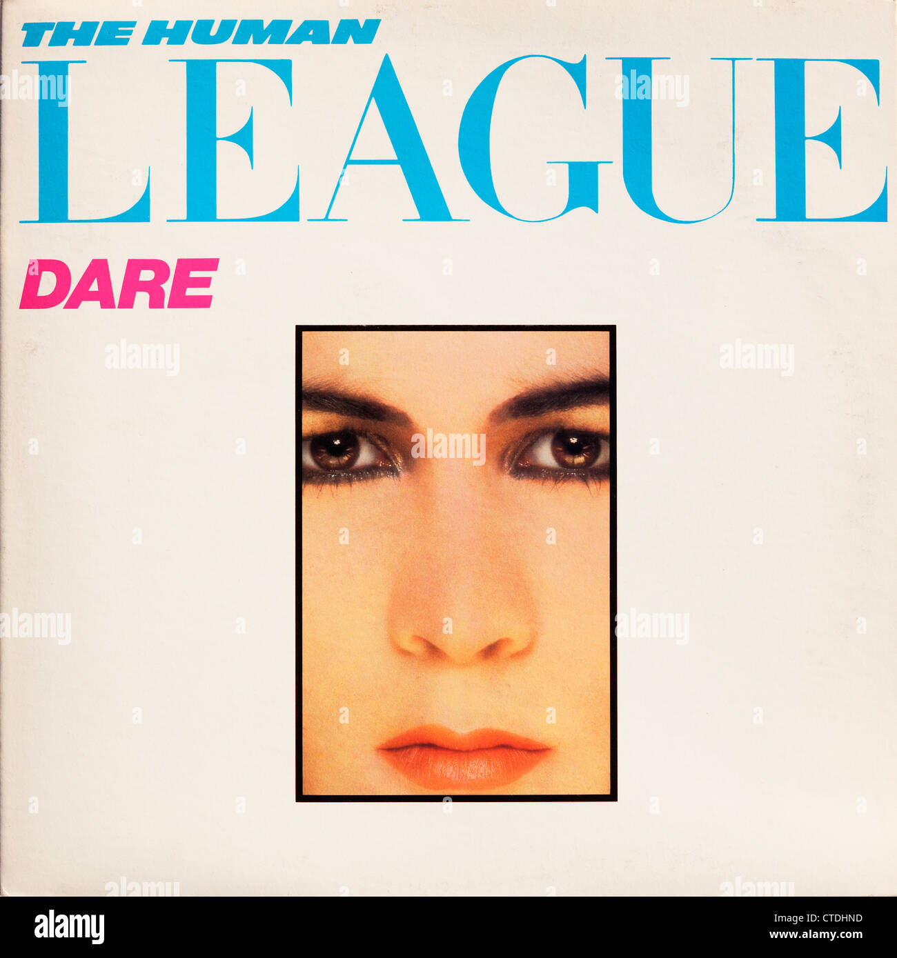 Grabar un disco LP de vinilo tapa de la Human League - Dare. Sólo para uso editorial. Prohibido el uso comercial. Foto de stock