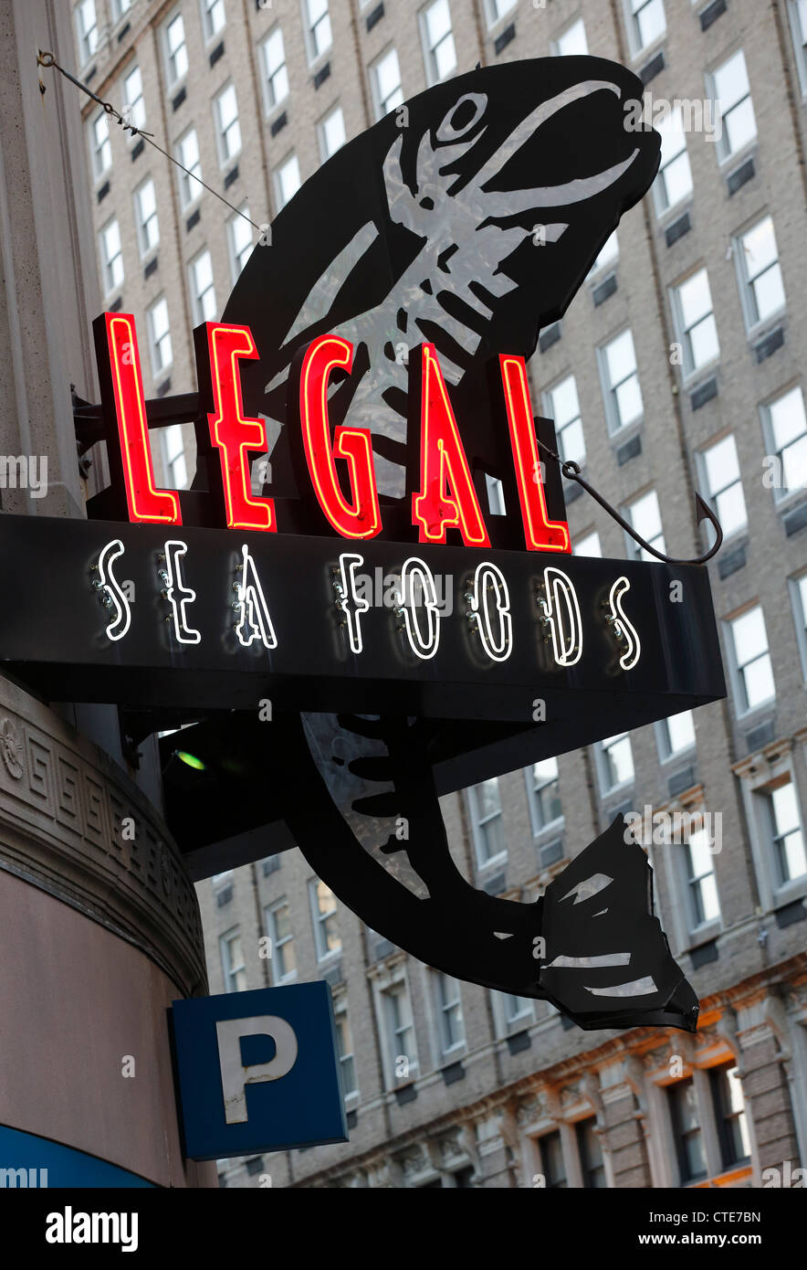 Legal Seafoods restaurante signo de neón, Boston, Massachusetts Foto de stock