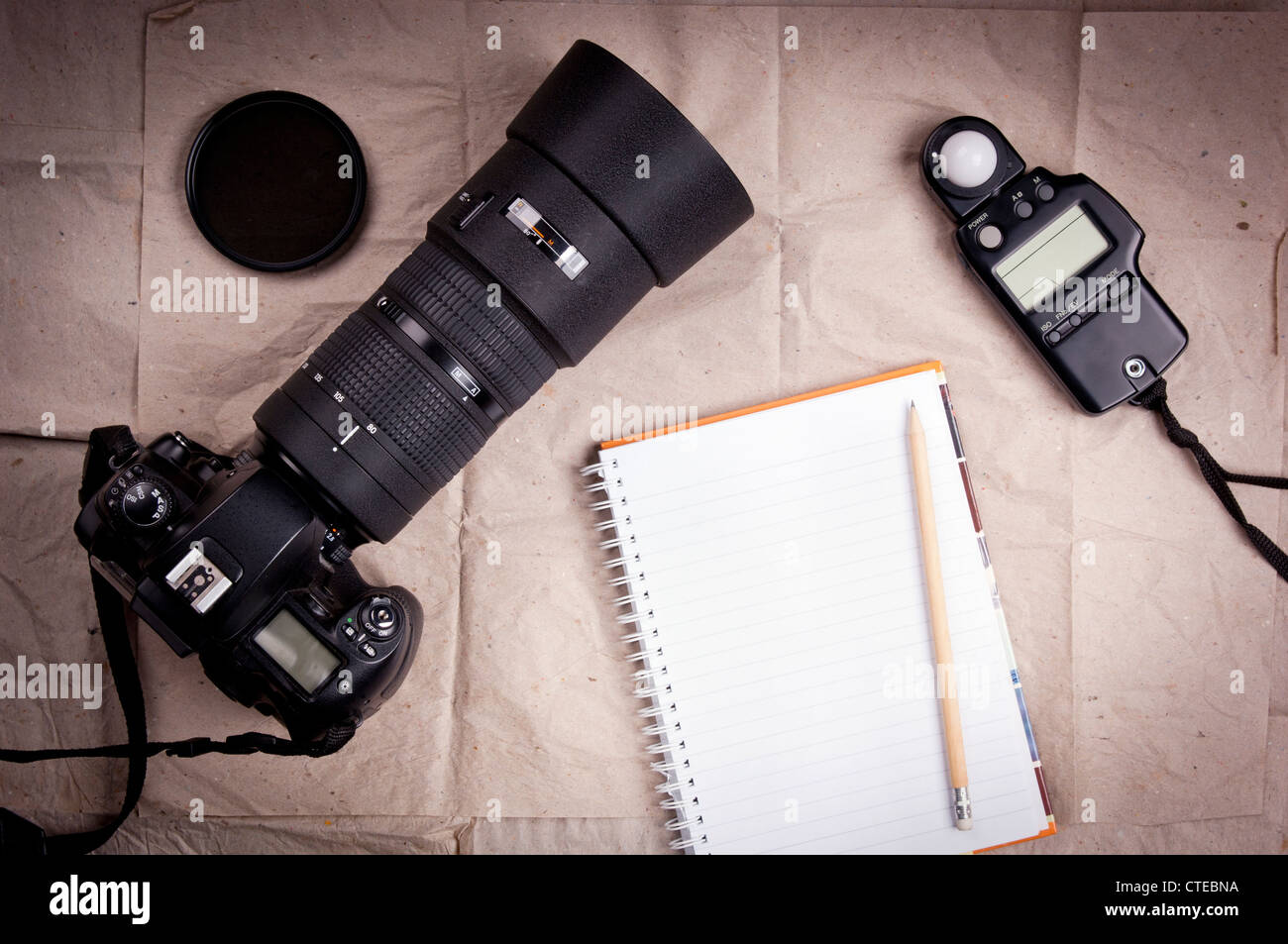 Lentes y cámaras digitales profesionales Fotografía de stock - Alamy