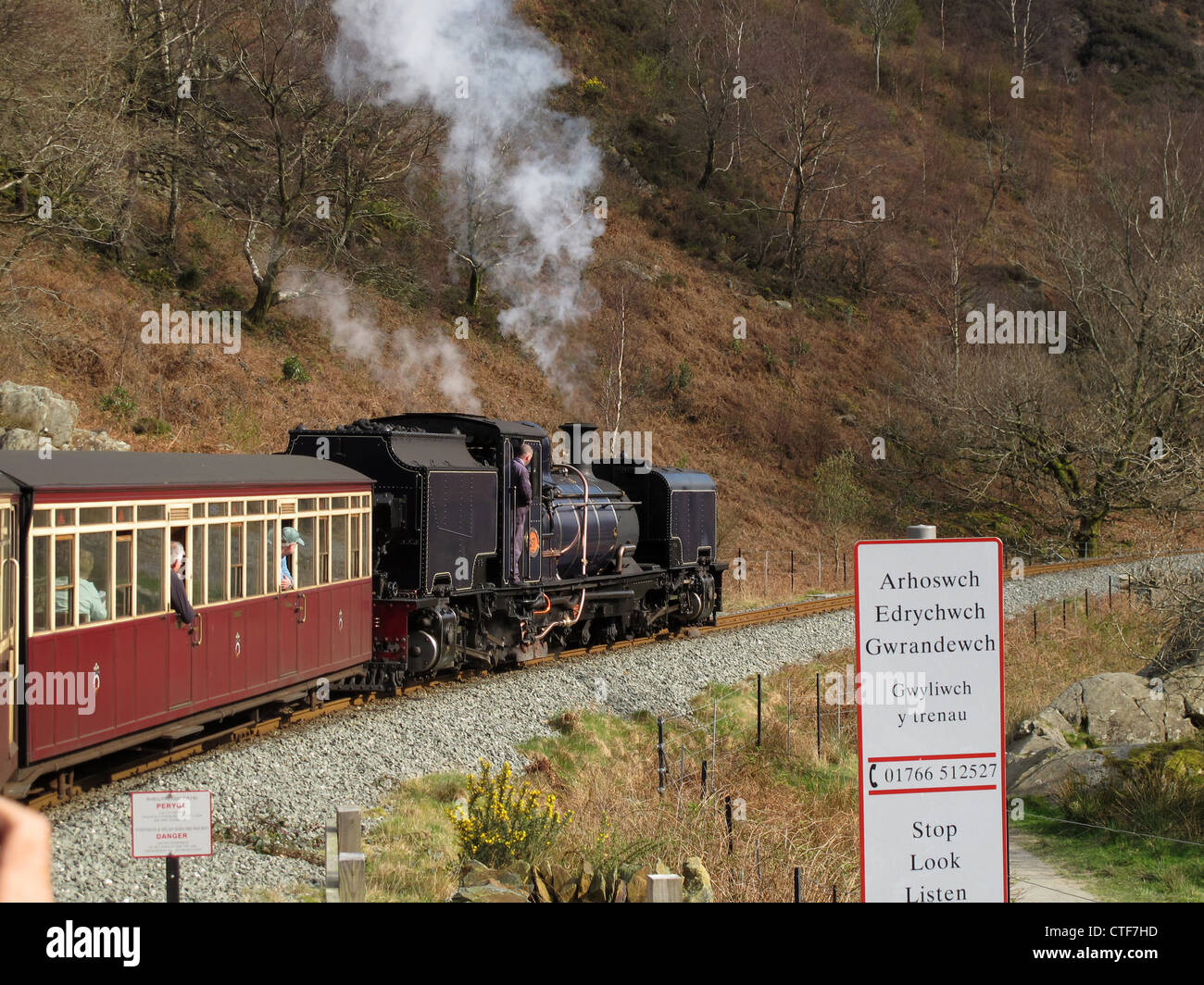 Welsh Highland Railway cerca Beddgelert Foto de stock