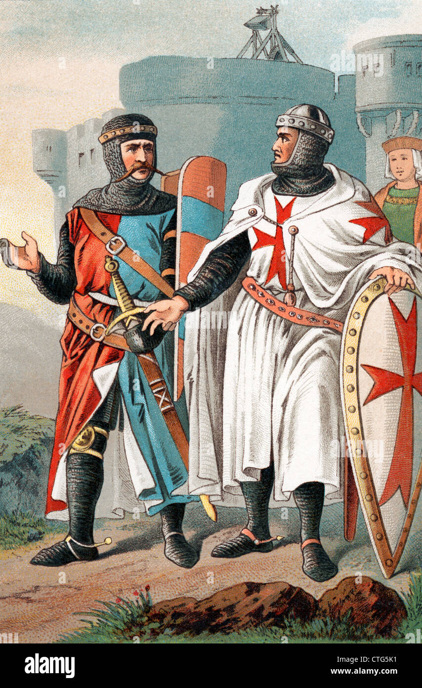 Dos de los caballeros de Malta vistiendo la armadura de los días de las  cruzadas medievales la cruz maltesa de HOSPITALERS ROJO Fotografía de stock  - Alamy