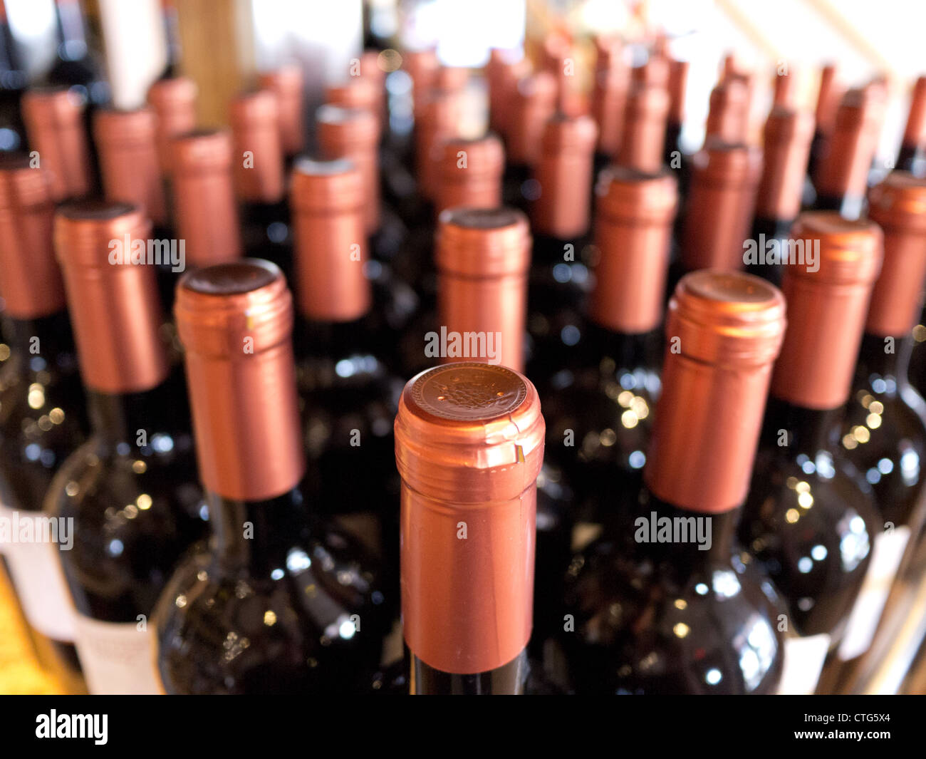 Botella de vino tinto botellas top Foto de stock