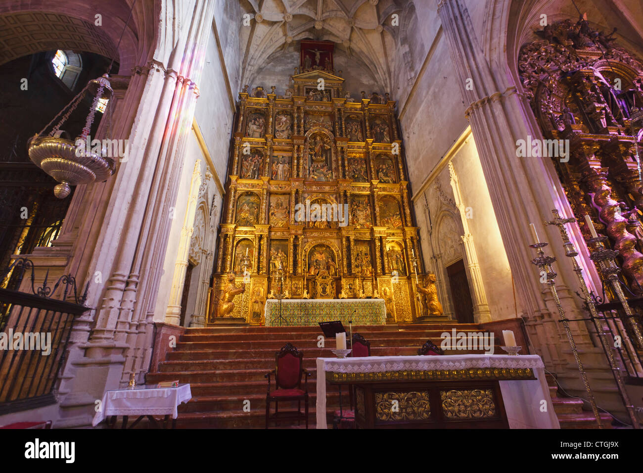 Carmona, provincia de Sevilla, España. Interior de la Prioral de Santa María. Priorato de Santa Maria. Foto de stock