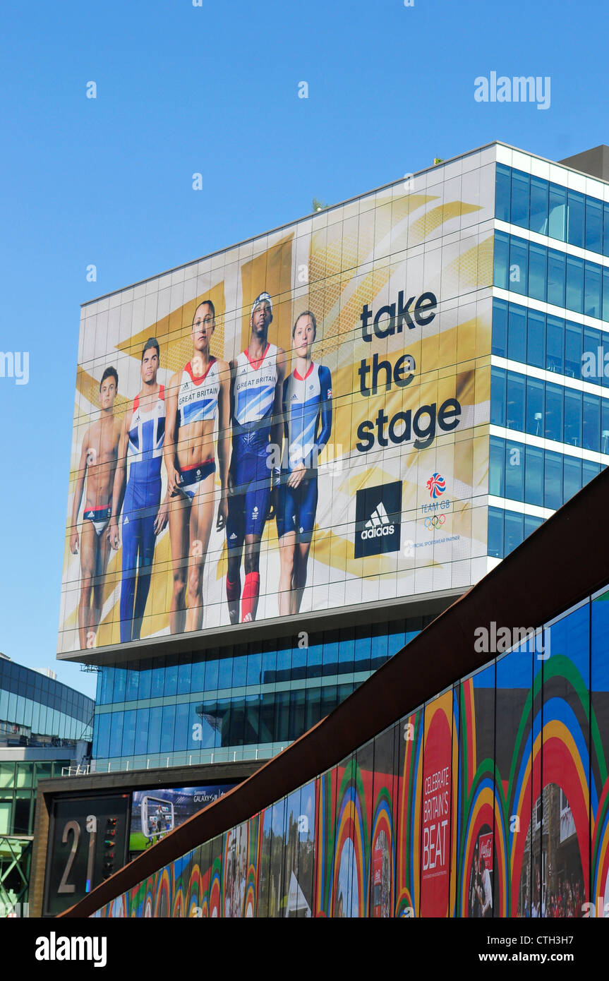 Campaña Glosario en un día festivo Adidas Team GB anuncio en el centro comercial Westfield junto al Parque  Olímpico de Londres 2012, Stratford, London, UK Fotografía de stock - Alamy