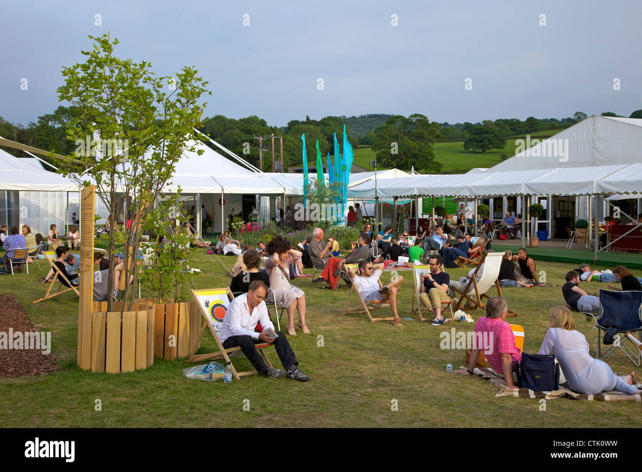 Jardín central en The Guardian Hay Festival de Literatura, heno-on-Wye, Powys, Gales, Cymru, UK, Reino Unido, GB Foto de stock