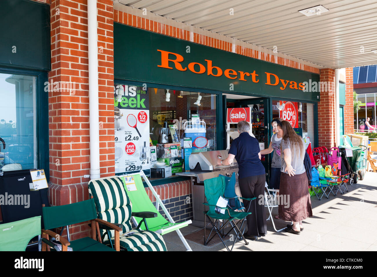 Robert dyas tienda frente fotografías e imágenes de alta resolución Alamy