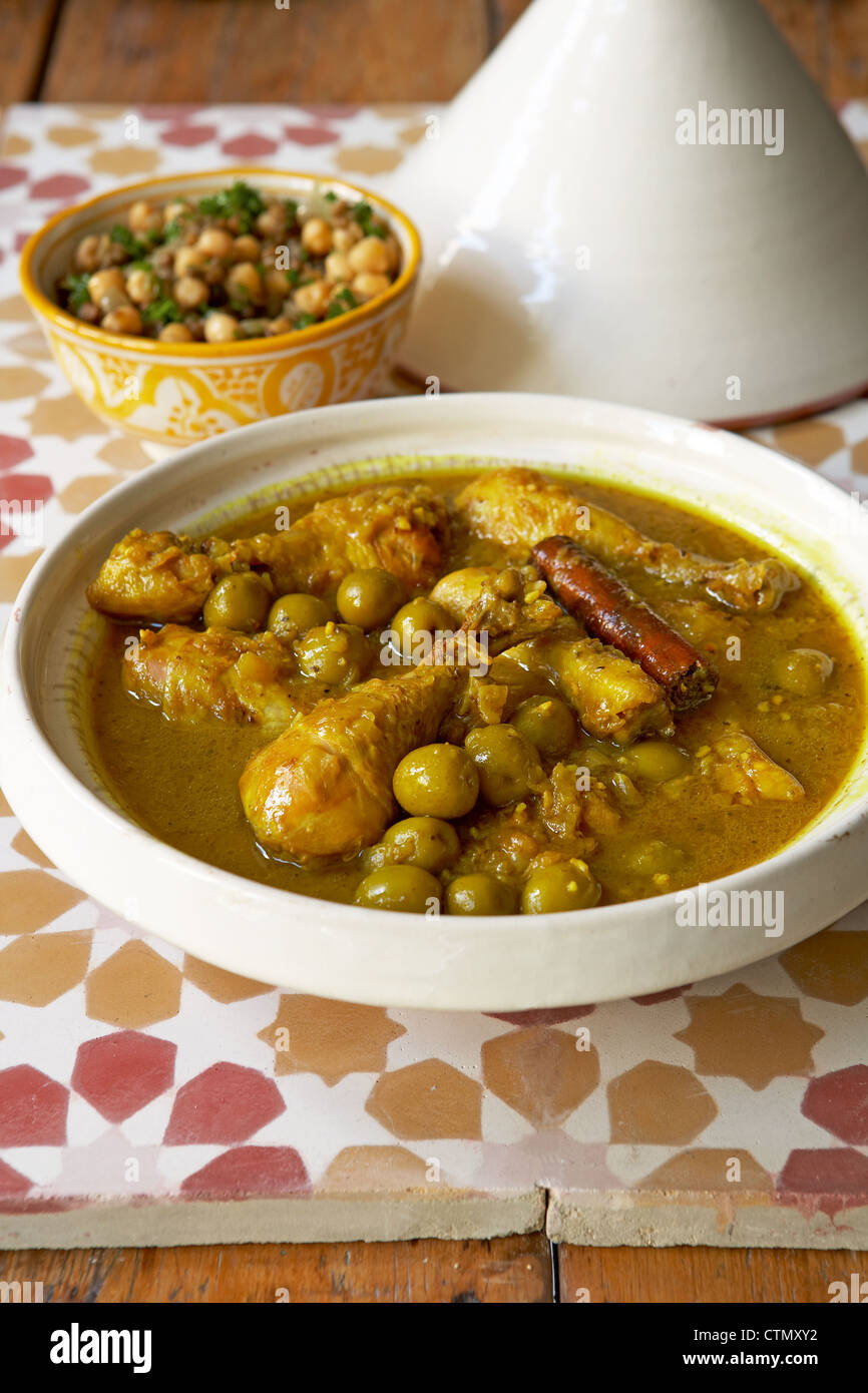 Cocina tradicional africana. Tagine de pollo del norte de África