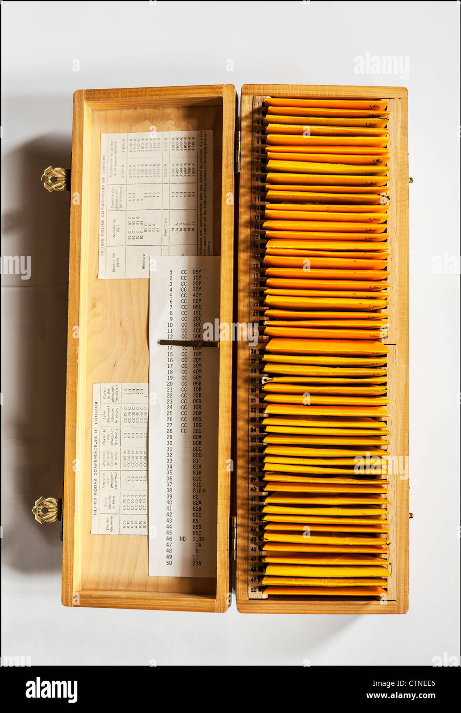 Kodak Wratten filtros de corrección de color fotográfico en la casilla  Fotografía de stock - Alamy