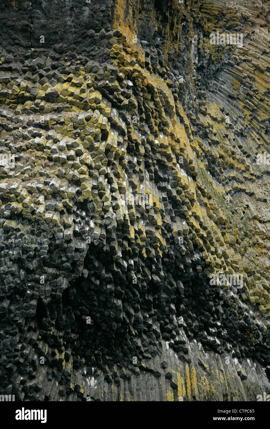 Akun, Isla de basalto columnar Foto de stock