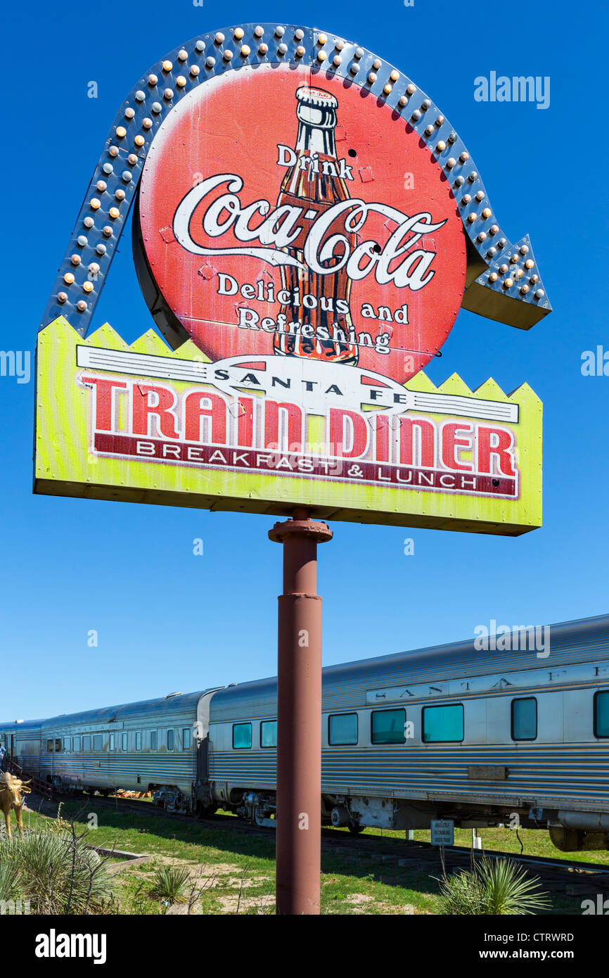 Tren Santa Fe Diner outhside el '1880' en la atracción de la ciudad occidental Murdo, Dakota del Sur, EE.UU. Foto de stock