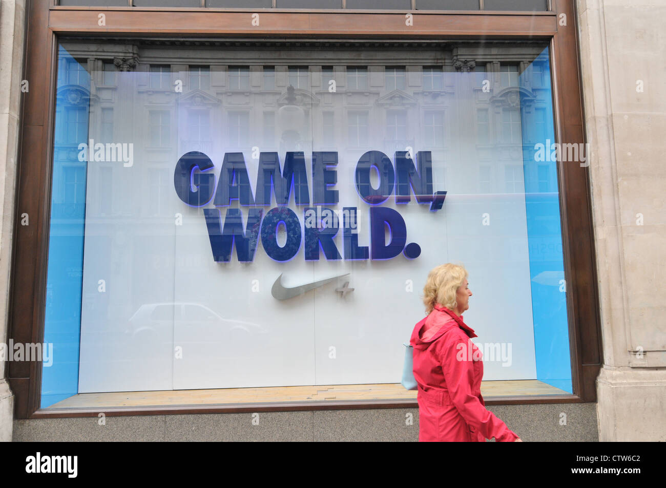 Conectado Ups robo Campaña de publicidad de Nike Olimpiadas juego en Mundo Fotografía de stock  - Alamy