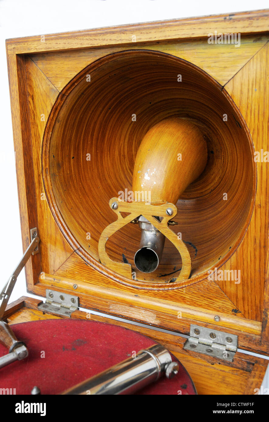 Pathe Saphone Elf fonógrafo gramófono antiguo Vintage 1910 es un gramófono francés utilizando un lápiz saphire. A partir de los archivos de prensa Servicio de retrato (vertical) Oficina de Prensa anteriormente Foto de stock