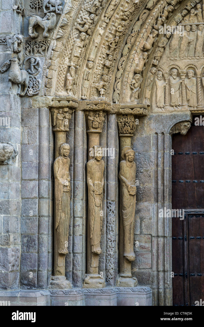 Detalle del portal principal de la