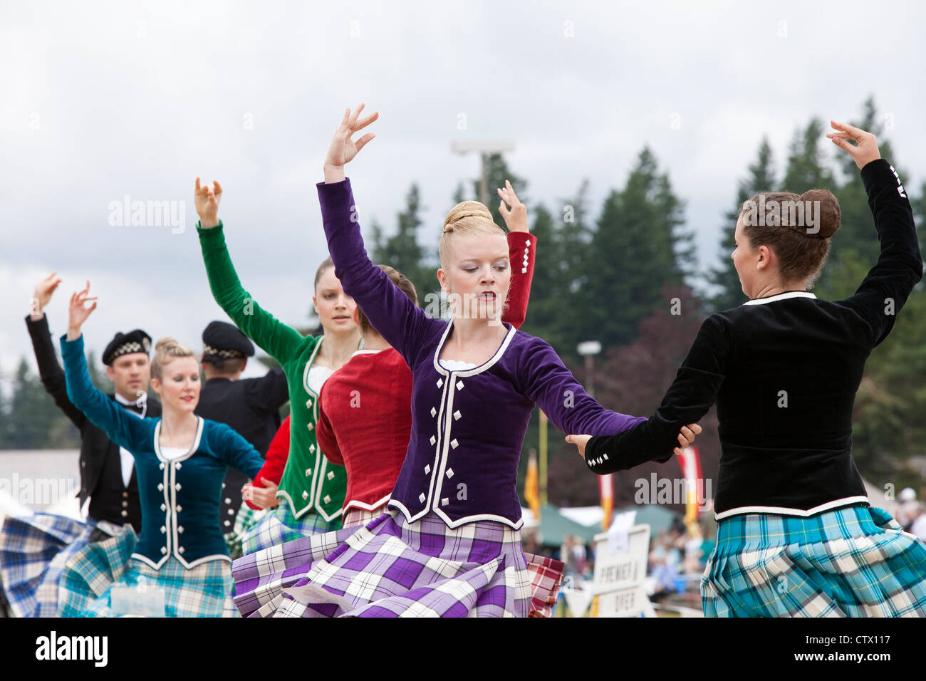 Espectáculo de danza del país escocés en la 66ª Anual de Pacífico noroeste escocés Highland Games y recolección del Clan Foto de stock