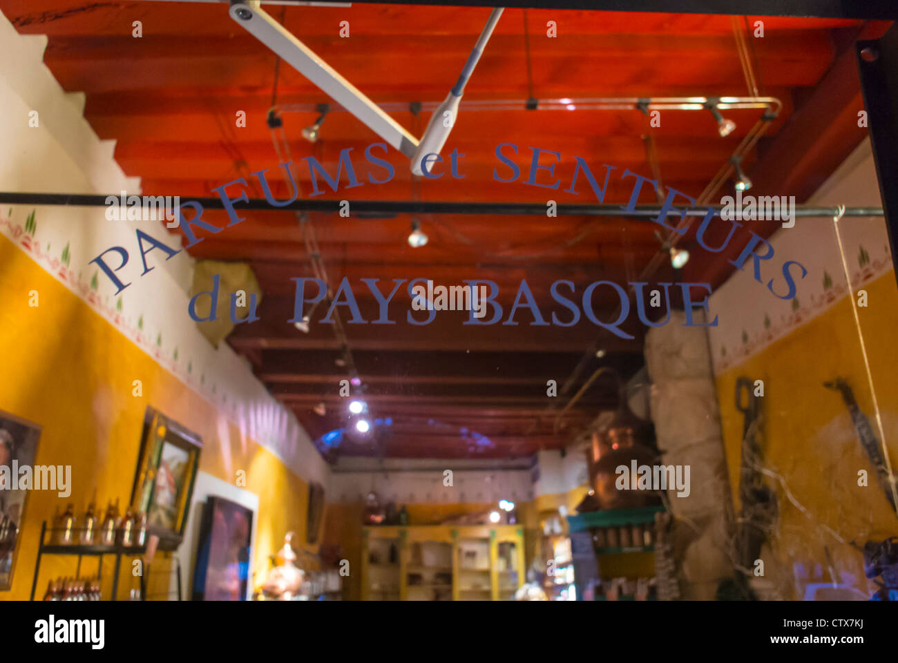 París, Francia, perfumería, Francés de Pays Basques, sobre "Place des