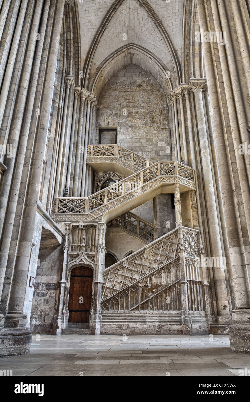 Los Libreros' escalier (Escalera de la librairie) en la Catedral de Rouen, Normandía, Francia Foto de stock