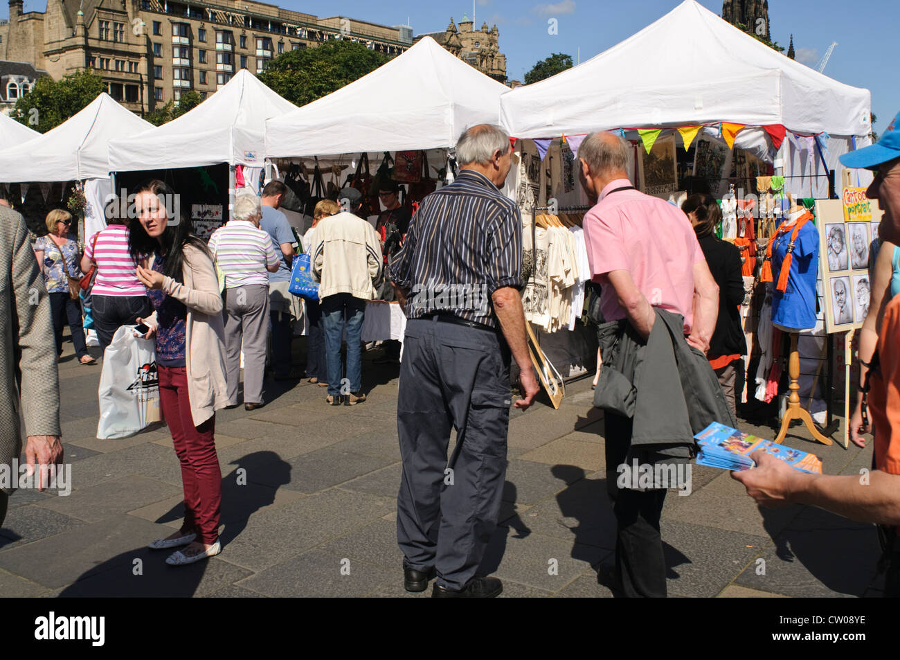 Mercado público abierto al aire libre fotografías e imágenes de alta