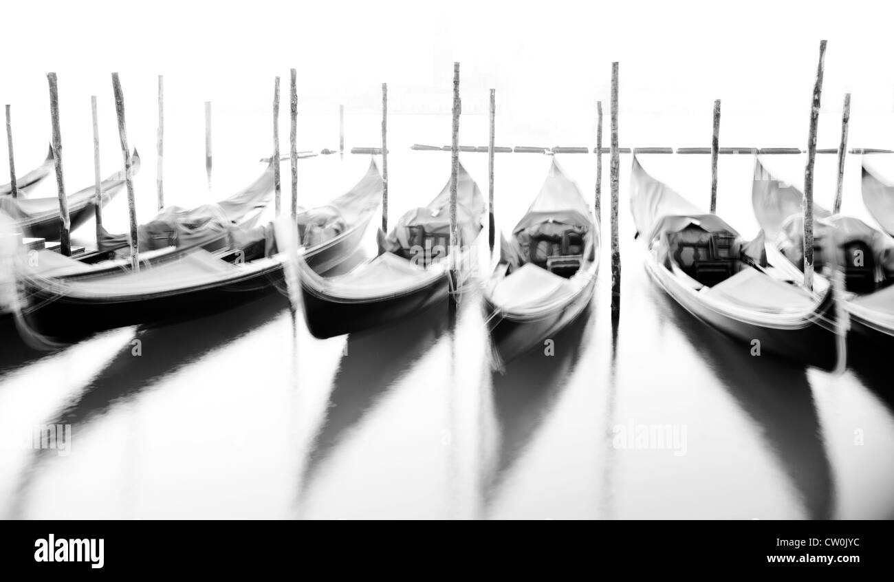 Las góndolas tradicionales, Venecia, región de Véneto, Italia Foto de stock