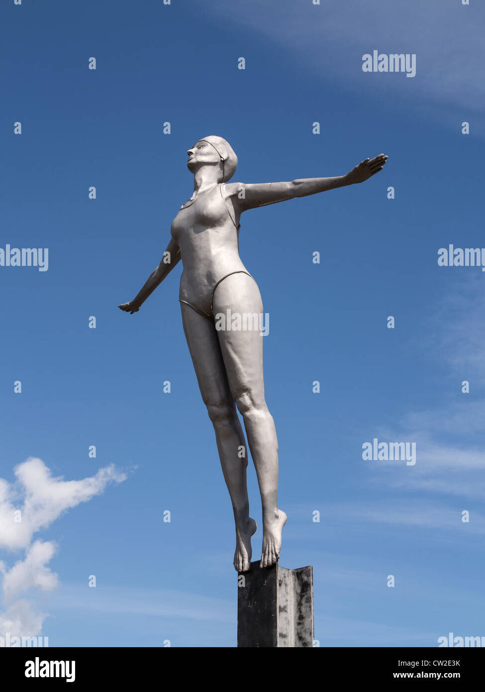 Scarborough Yorkshire UK Buceo Belle estatua en el puerto Foto de stock