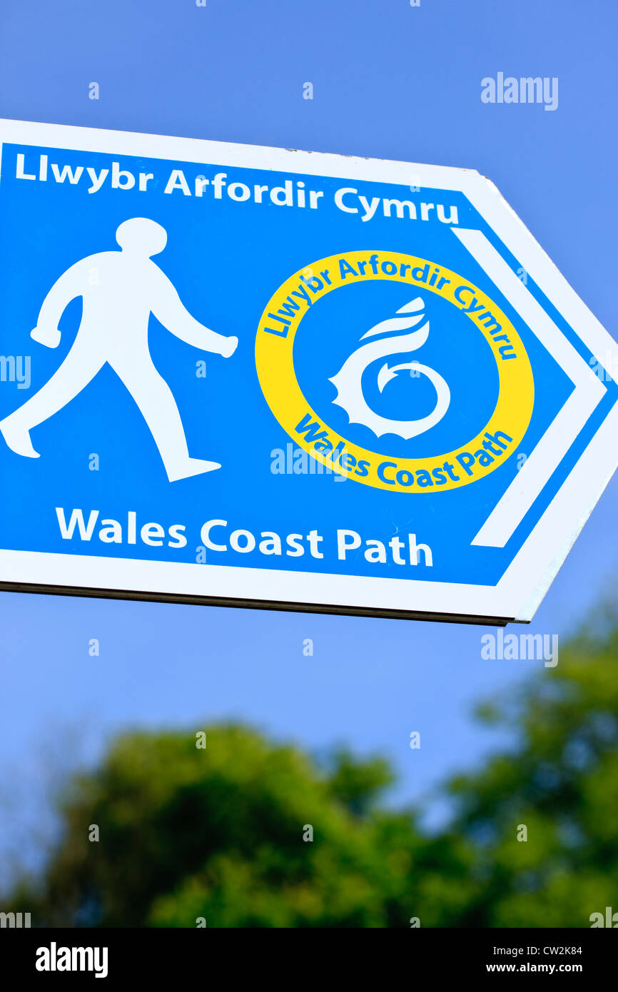 Llwybr Arfordir Cymru de Gales Ruta Costera firmar Foto de stock