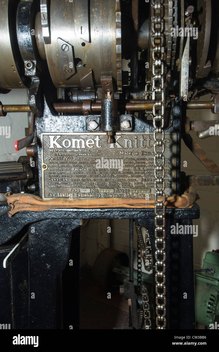 Detalle de la placa de identificación y una tejedora, Ruddington Komte Museo Marco. Foto de stock