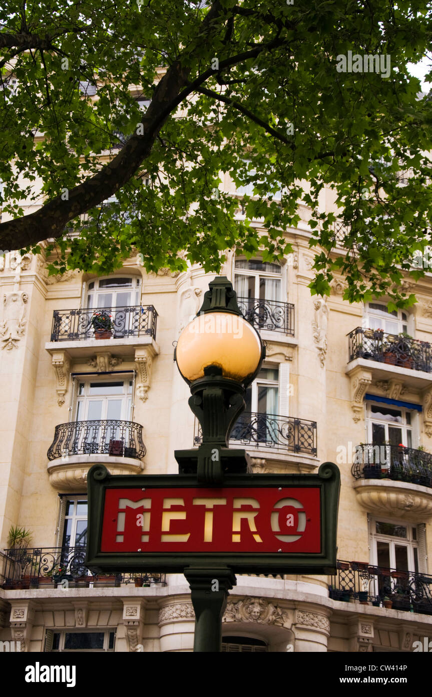 Metro parisino firmar en 6º arrondisement sexto Foto de stock