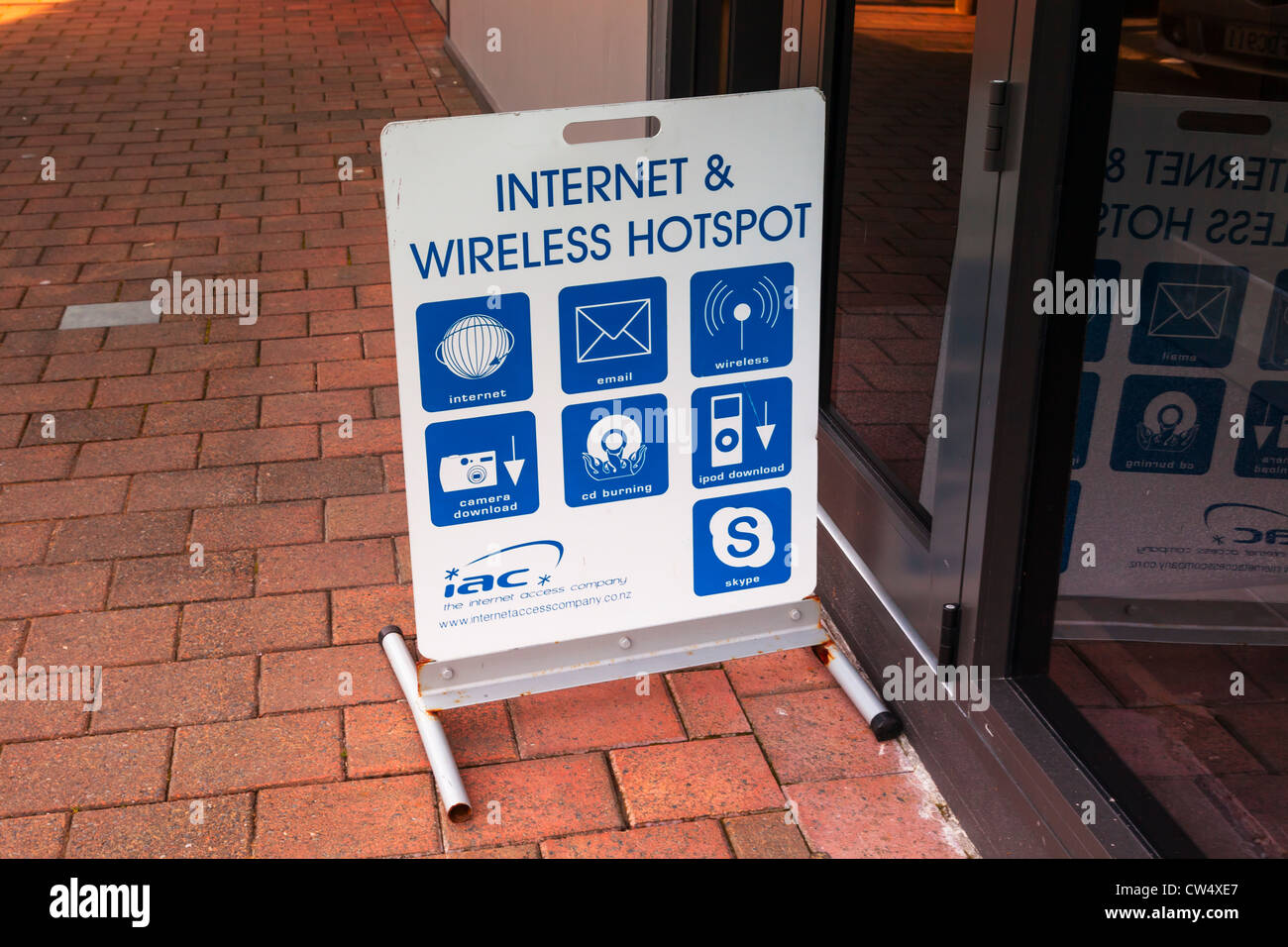 Internet inalámbrico y firmar en Hokitika, Nueva Zelanda. Foto de stock