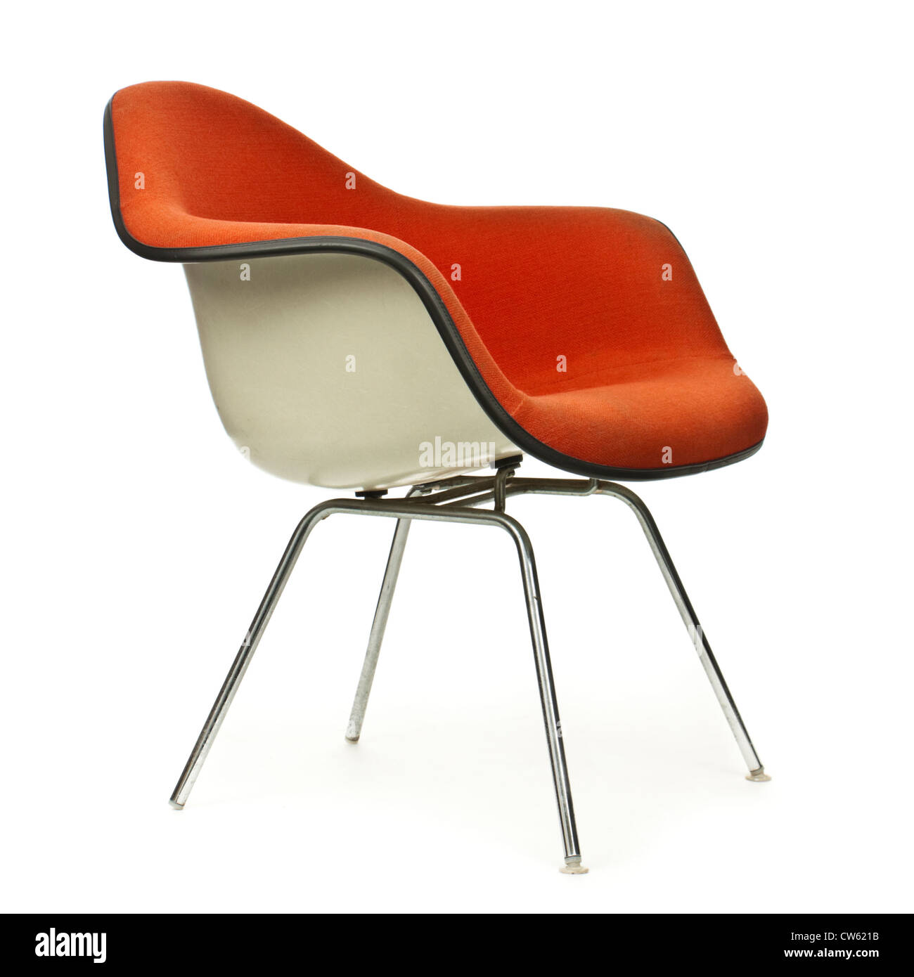 Vintage 1970 Herman Miller fiberglass shell tapizada silla de oficina, diseñada por Charles y Ray Eames Foto de stock