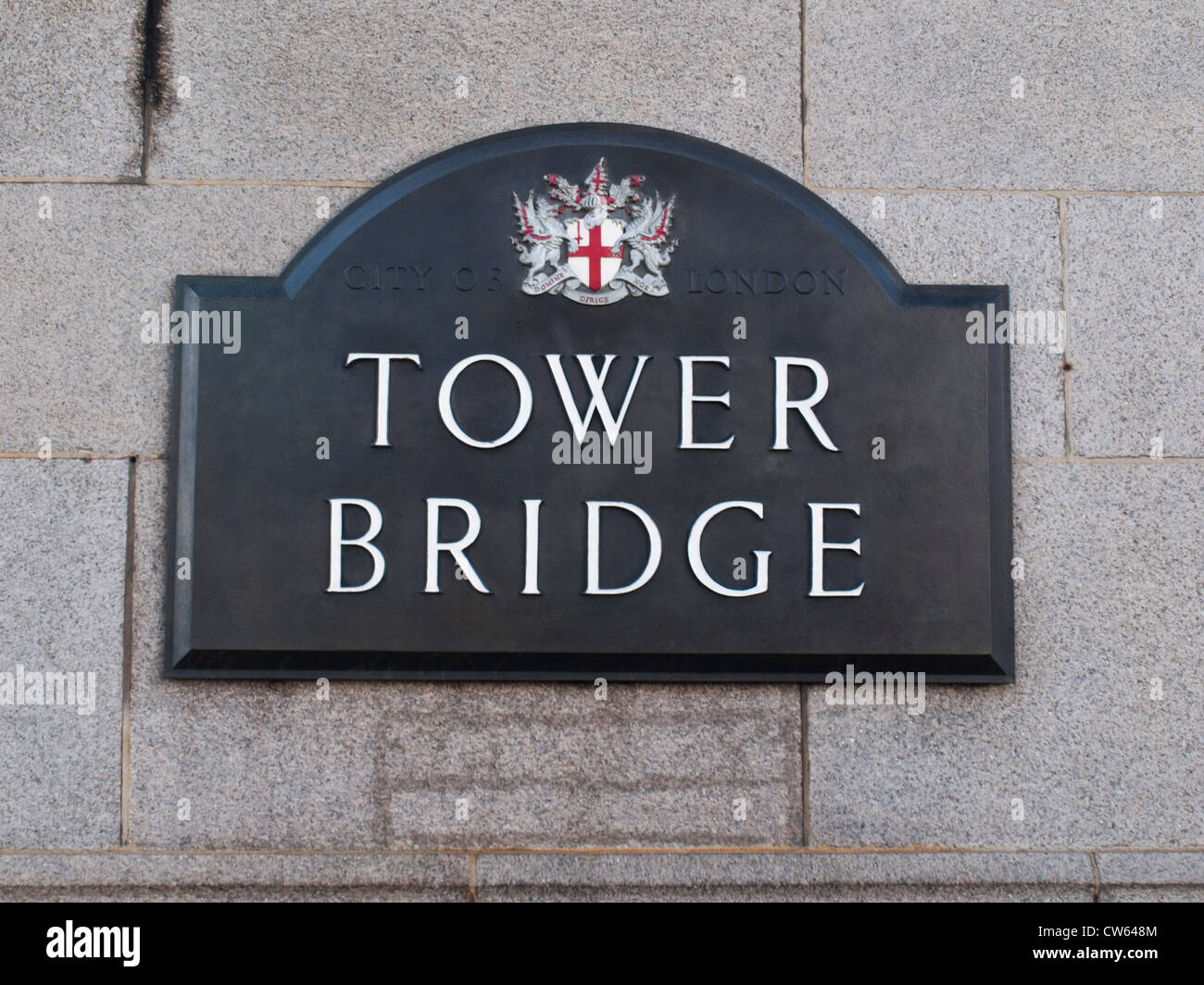 London Tower Bridge Street placa Foto de stock