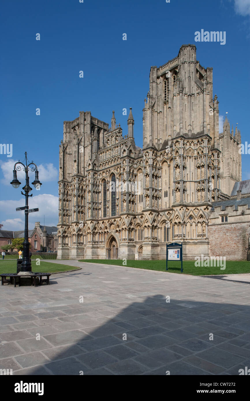 Wells: Catedral fachada oeste Foto de stock