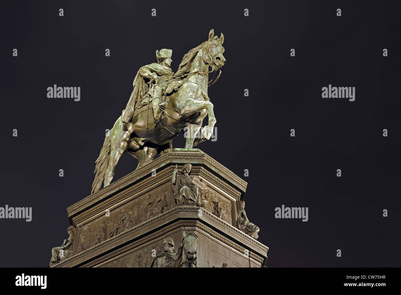 Escultura ecuestre de Federico II de Prusia en el boulevard Unter den Linden, Alemania, Berlín Foto de stock