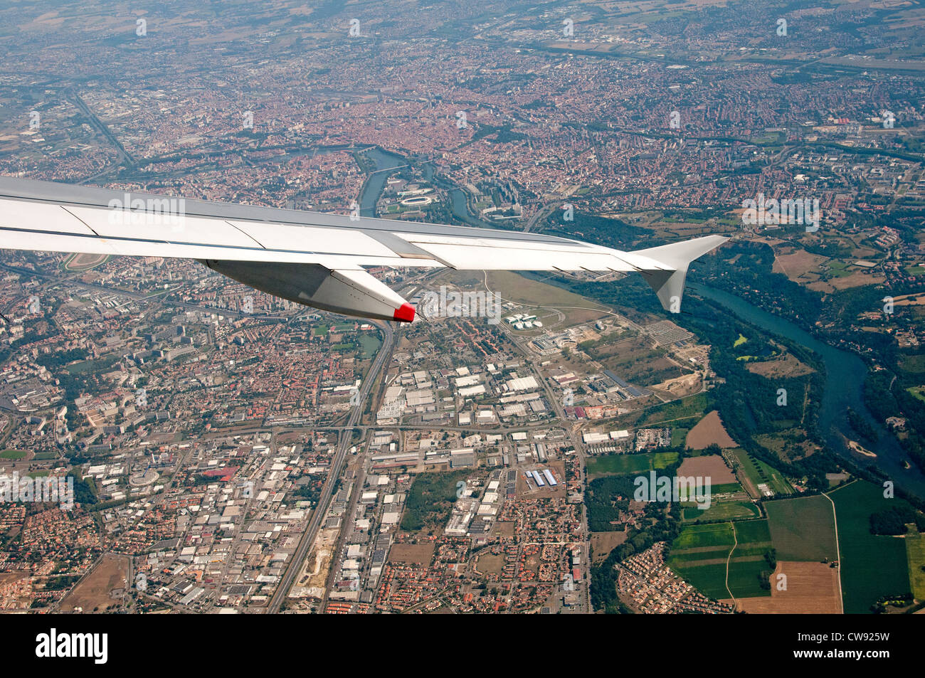 El avión Airbus A319 en Toulouse pasando ala suroeste de Francia Foto de stock