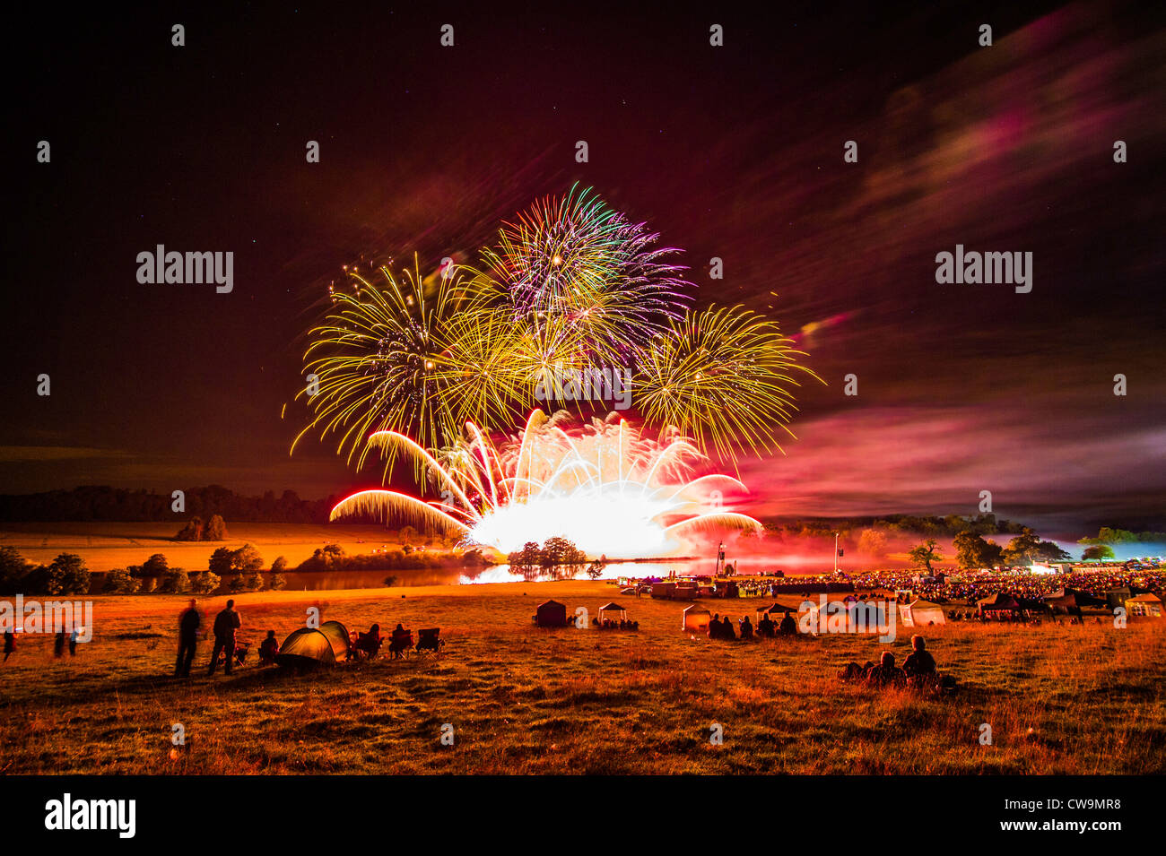 Ahora Campeones evento anual de fuegos artificiales en el Castillo de Belvoir Grantham. Foto de stock