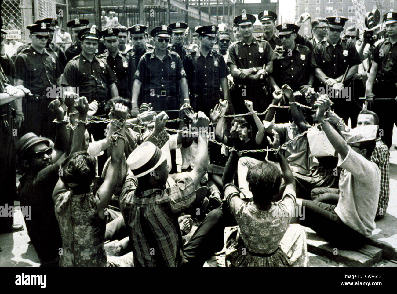 Las protestas de grupos de derechos civiles la contratación discriminatoria en Brooklyn, Nueva York en 1963. Cortesía: CSU Archives / Everett Collection Foto de stock
