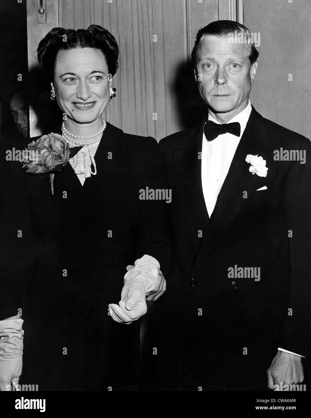 Duque y Duquesa de Windsor como llegan al Alvin Theater de Nueva York. El 12 de mayo, 1943 Foto de stock